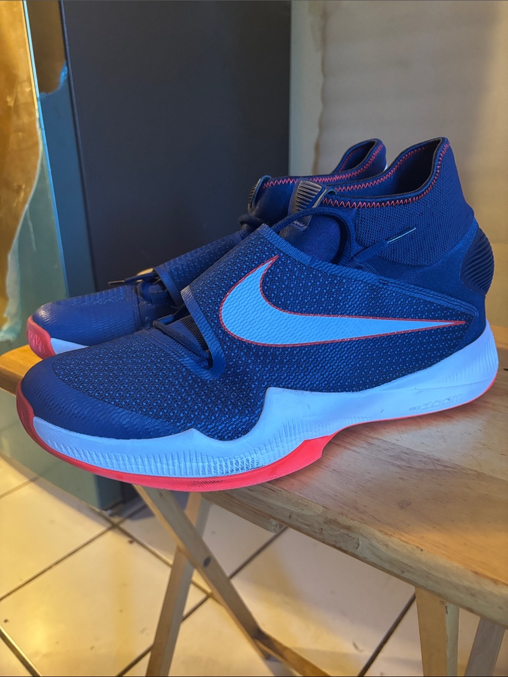 Nike Men’s Royal Blue and Coral Performance Sneakers Size 15